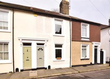 Terraced house For Sale in Rochester