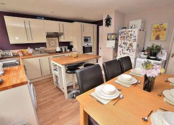 Terraced house For Sale in Dunstable