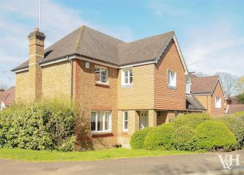 Detached house To Rent in Leatherhead