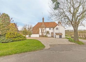 Detached house For Sale in Sittingbourne