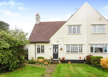 Semi-detached house For Sale in Epping