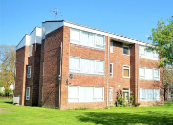 Flat To Rent in Horley