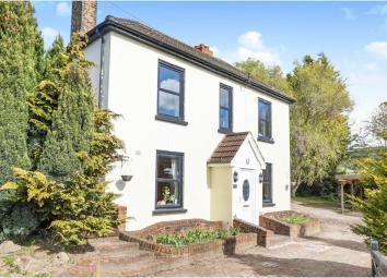 Detached house For Sale in Rochester