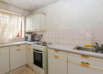 Flat For Sale in Mitcham