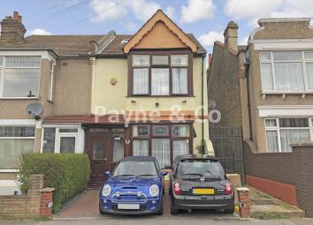 End terrace house For Sale in Ilford