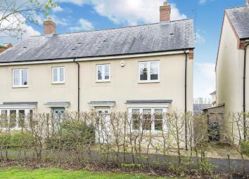 Semi-detached house For Sale in Faringdon