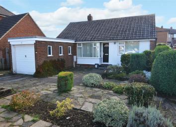 Detached bungalow To Rent in Leeds