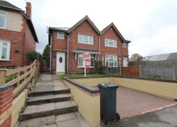 Semi-detached house To Rent in Walsall