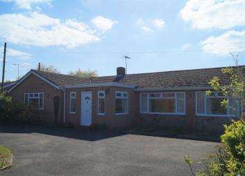 Detached bungalow For Sale in Worcester