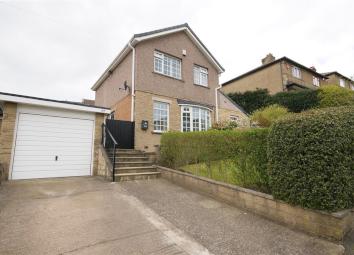 Detached house For Sale in Brighouse