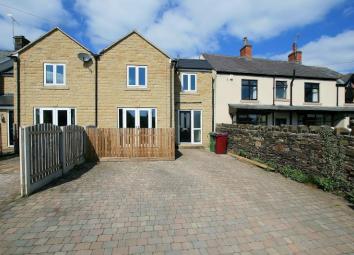 Cottage To Rent in Dronfield