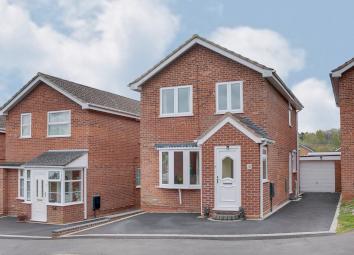 Detached house For Sale in Redditch