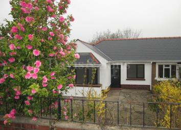 Semi-detached bungalow For Sale in Newport