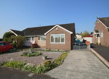 Semi-detached bungalow To Rent in Preston