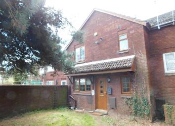Terraced house For Sale in Stourport-on-Severn