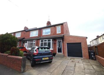 End terrace house For Sale in Brighouse