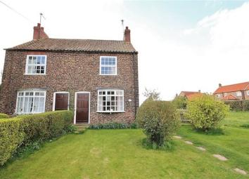 Semi-detached house To Rent in Selby