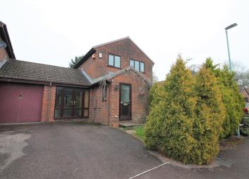 Link-detached house For Sale in Lydney