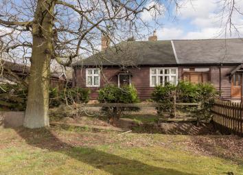 End terrace house For Sale in Dunfermline