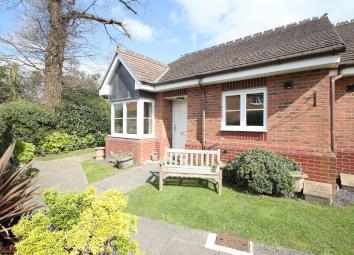 Semi-detached bungalow For Sale in Coventry