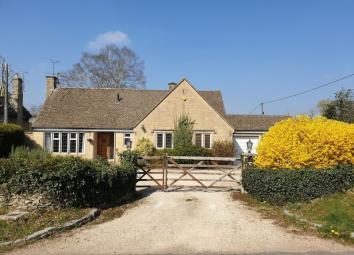 Bungalow To Rent in Cirencester