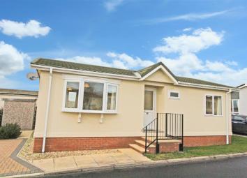 Detached bungalow For Sale in Rugby