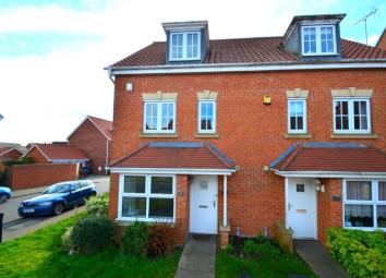 4 Bedroom Semi-detached house to rent