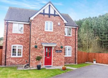 Detached house For Sale in Newark