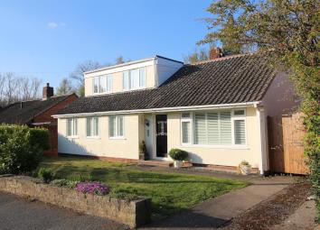 Detached bungalow For Sale in Neston