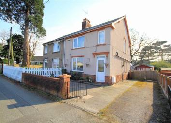 Semi-detached house For Sale in Holywell