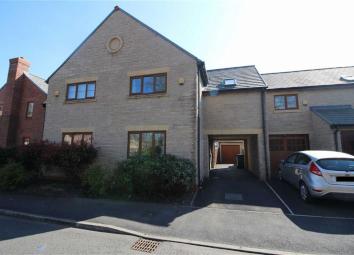 Town house To Rent in Preston