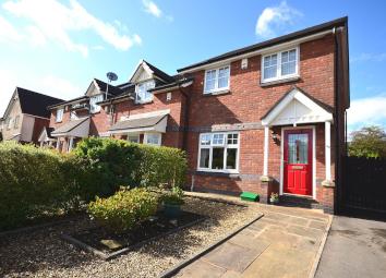 Mews house For Sale in Bolton