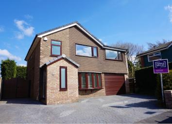 Detached house For Sale in Dukinfield