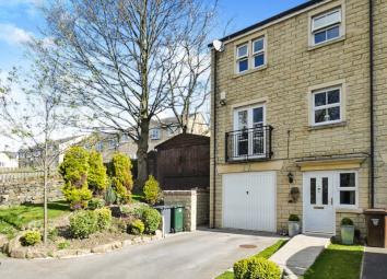 Town house For Sale in Keighley