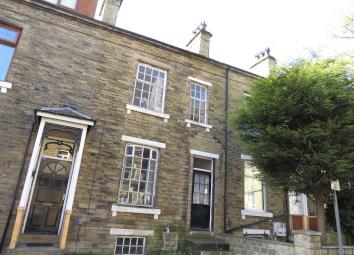 Terraced house For Sale in Shipley