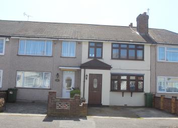Terraced house For Sale in Hornchurch