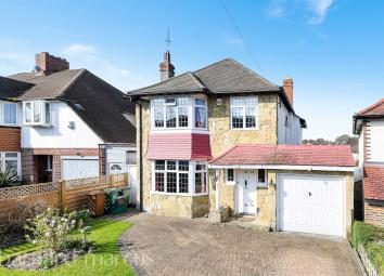 Detached house For Sale in Sutton