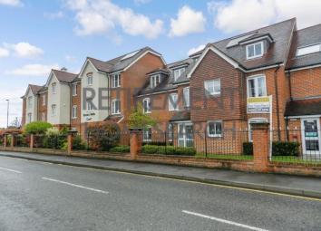 Flat For Sale in West Byfleet