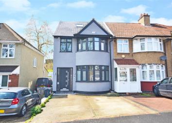 4 Bedroom End terrace house for sale