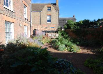 Flat For Sale in Tonbridge