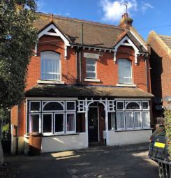 Detached house For Sale in Chatham