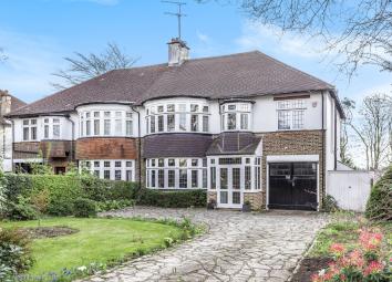 Detached house For Sale in South Croydon