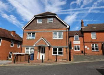 Flat To Rent in Godalming