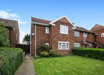 Semi-detached house For Sale in Northolt