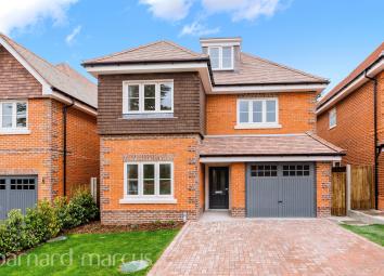 Detached house For Sale in Banstead