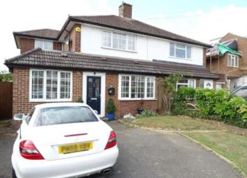 Semi-detached house To Rent in Addlestone