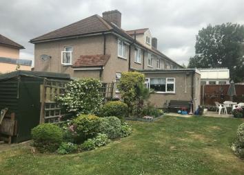 Detached house To Rent in Dagenham