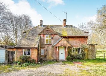 Detached house For Sale in Petersfield