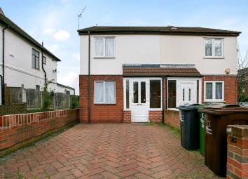End terrace house For Sale in Romford
