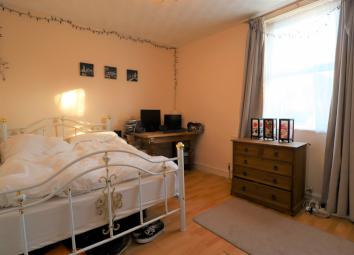 Studio To Rent in Bedford